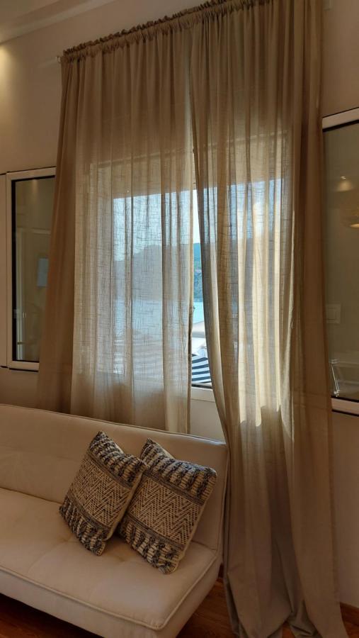 Onar Beachfront Residence, Loutraki Extérieur photo