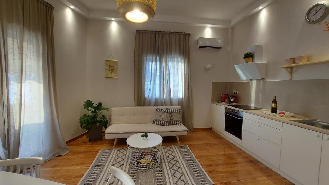 Onar Beachfront Residence, Loutraki Extérieur photo