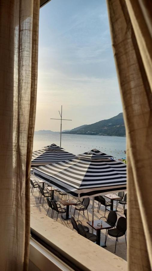 Onar Beachfront Residence, Loutraki Extérieur photo