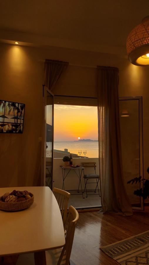 Onar Beachfront Residence, Loutraki Extérieur photo